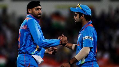 'You will shame yourself if you don't score 10000 runs': Harbhajan Singh reveals when West Indies pacer made Virat Kohli question himself in Test cricket Harbhajan Singh celebrates a wicket with Virat Kohli (File Photo: Getty Images)