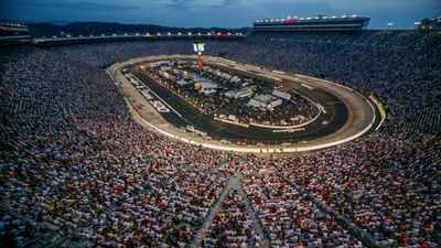Top 10 Most Popular Sports in America NASCAR race at Bristol Motor Speedway