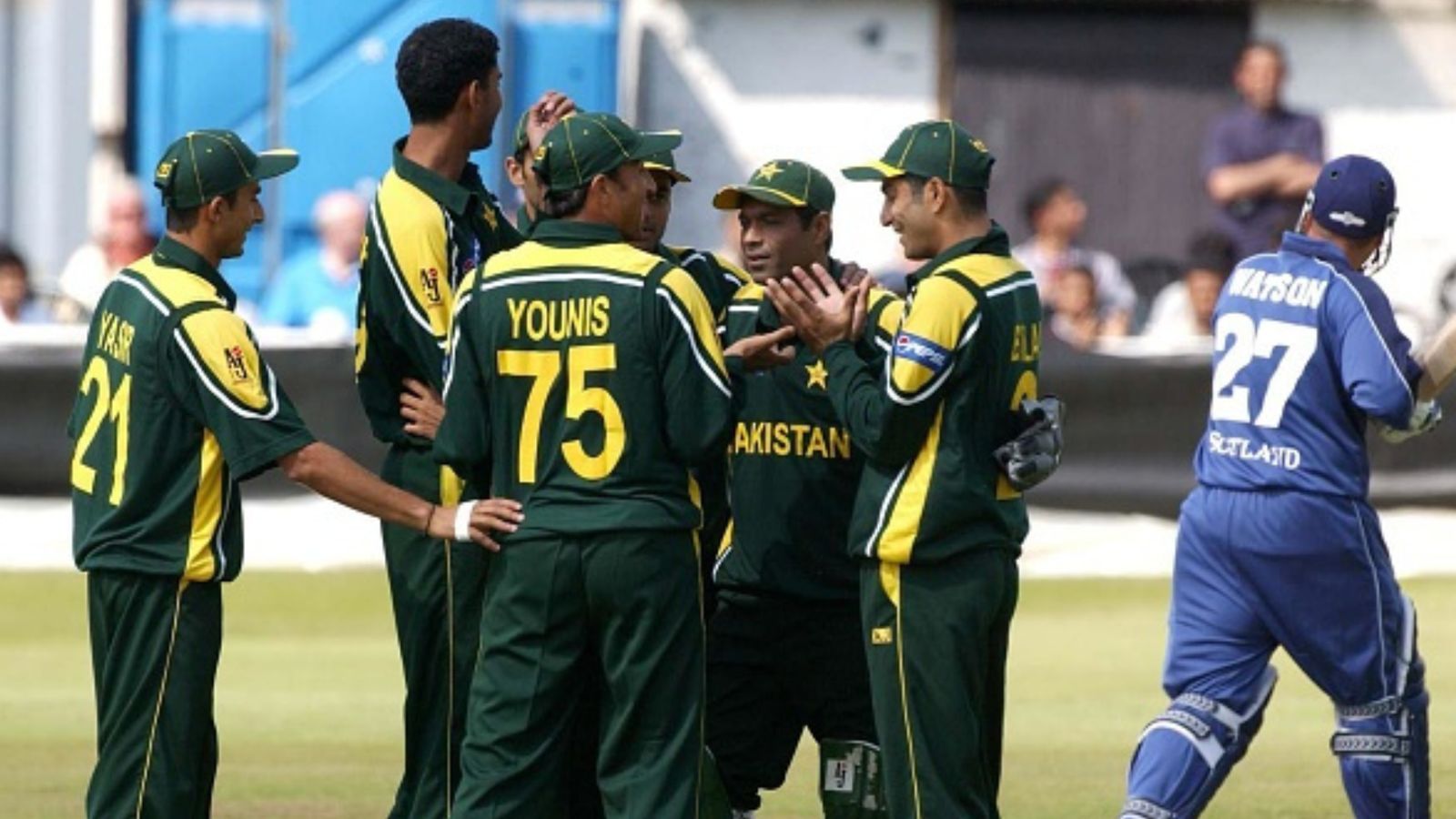 Following humiliating series loss against Bangladesh, Pakistan coach tenders resignation, says 'how can Pakistan cricket improve when...' File Photo: Pakistan players congratulate bowler Shabbir Ahmed (second left) after he dismissed Scotland batsman Ryan Watson (right) during an ODI match. (Getty)