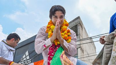 Vinesh Phogat resigns from Indian Railways job ahead of joining political party Vinesh Phogat (getty)