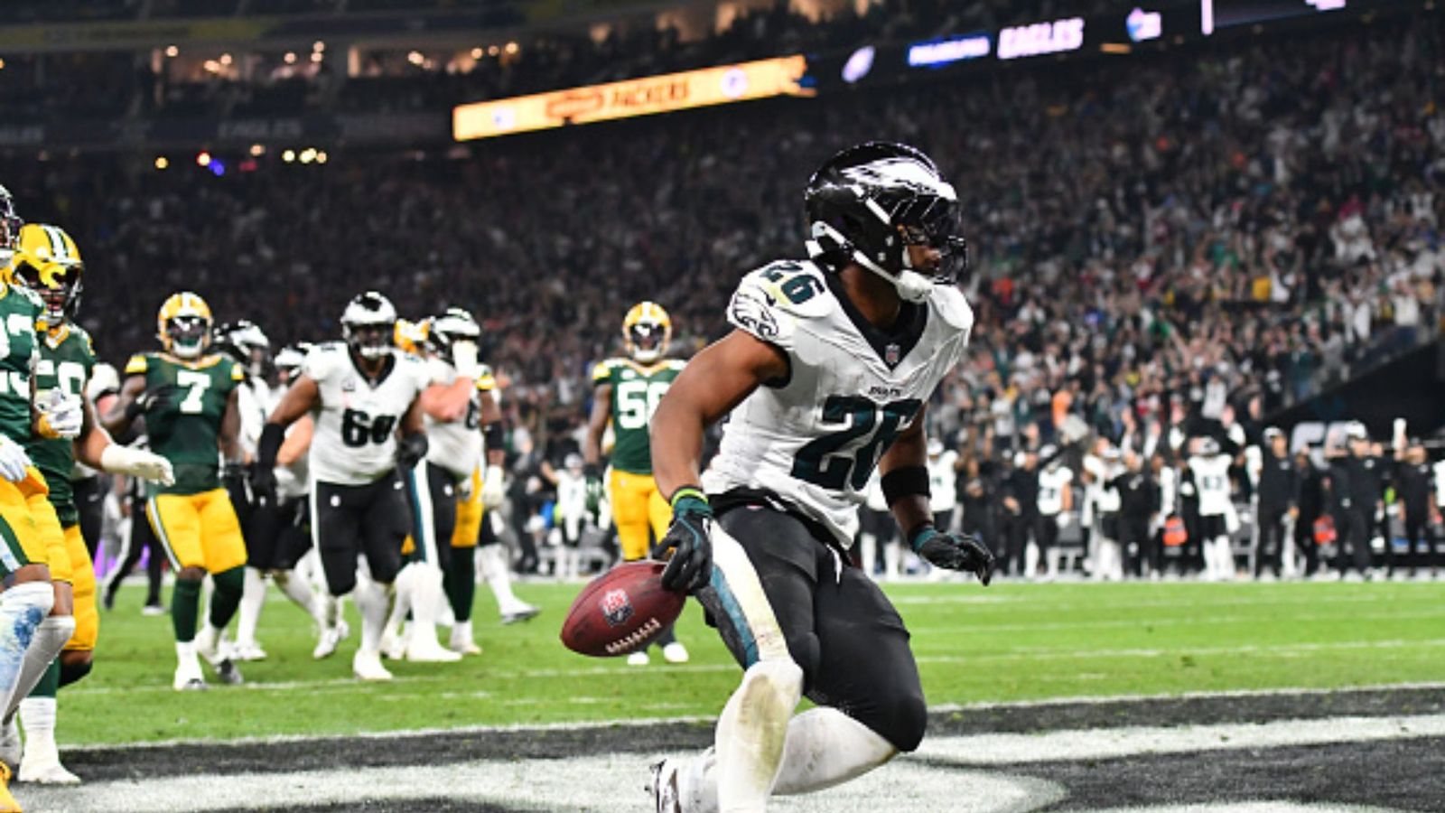 NFL 2024: Green Bay Packers 29-34 Philadelphia Eagles, Saquon Barkley hat-trick on debut helps Eagles clinch Season Opener Saquon Barkley in the frame (getty)