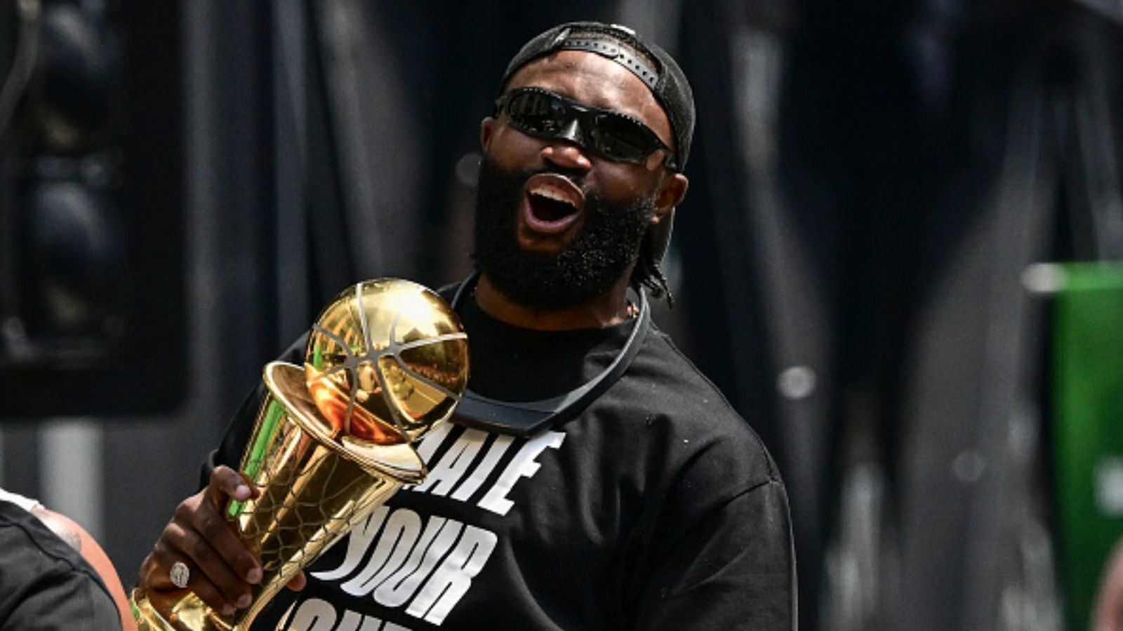 NBA $285 million star makes little fan's dreams come true with his kind gesture, gifts him unreleased shoes off his feet NBA $285 million star makes little fan's dreams come true with his kind gesture, gifts him unreleased shoes off his feet