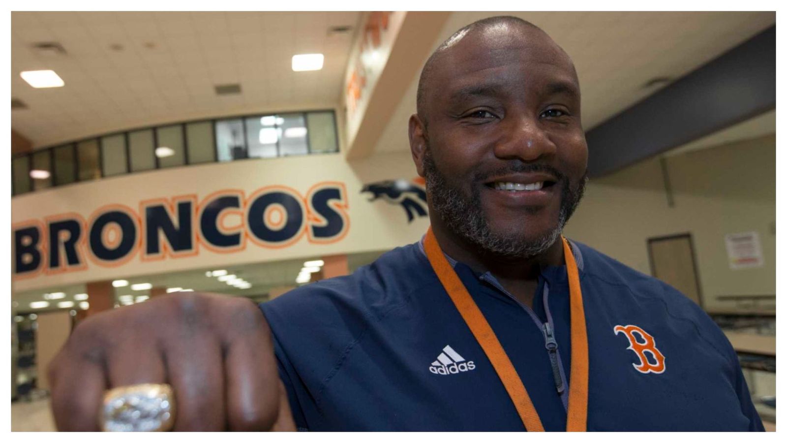 Breaking: Former Houston's Super Bowl Winner Allen Aldridge Passes Away at 52, death reason remains unknown Allen Aldridge in the frame (getty)