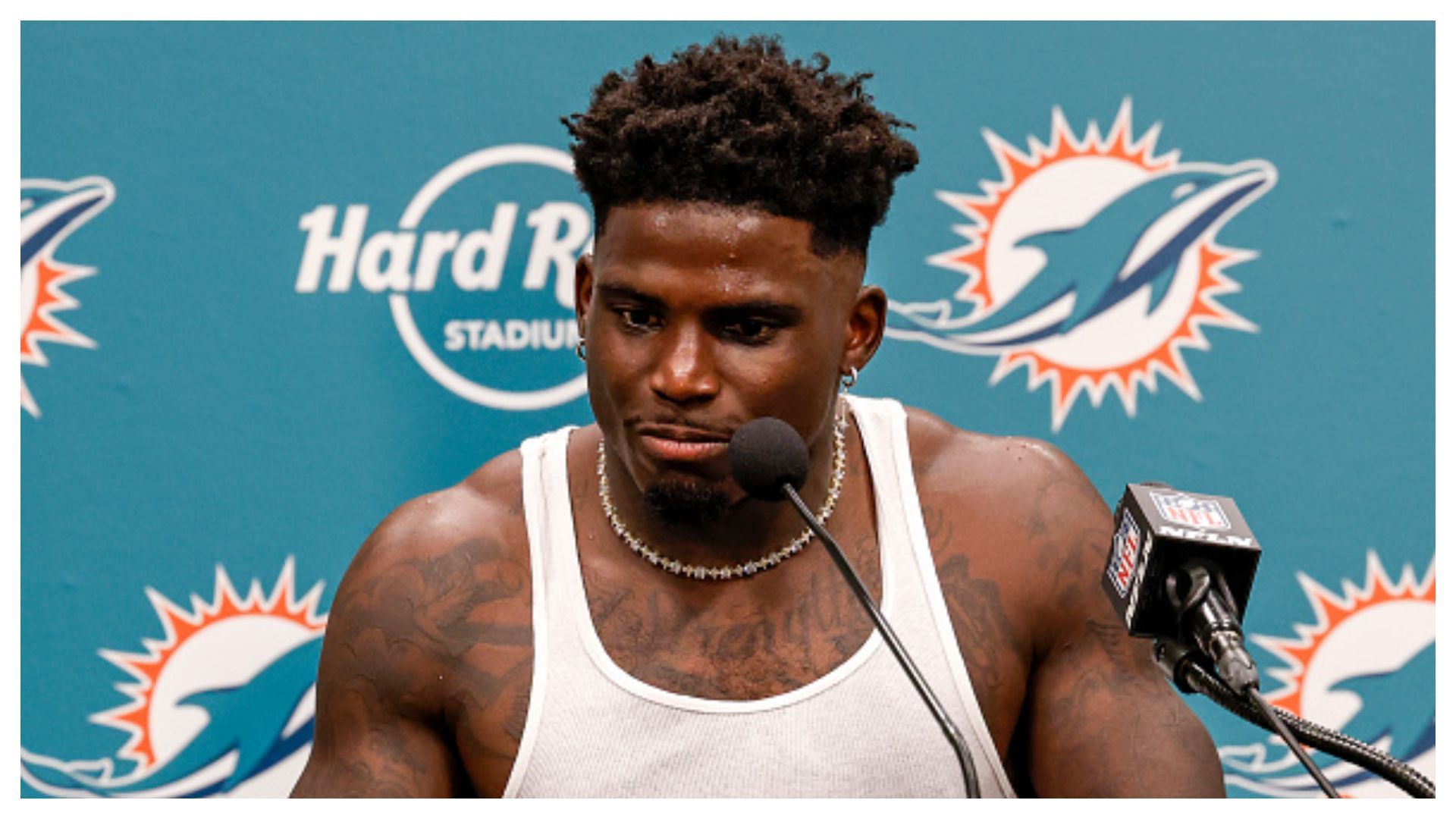 What are the reasons behind Tyreek Hill’s call for the officer’s firing Tyreek hill in the frame (getty)