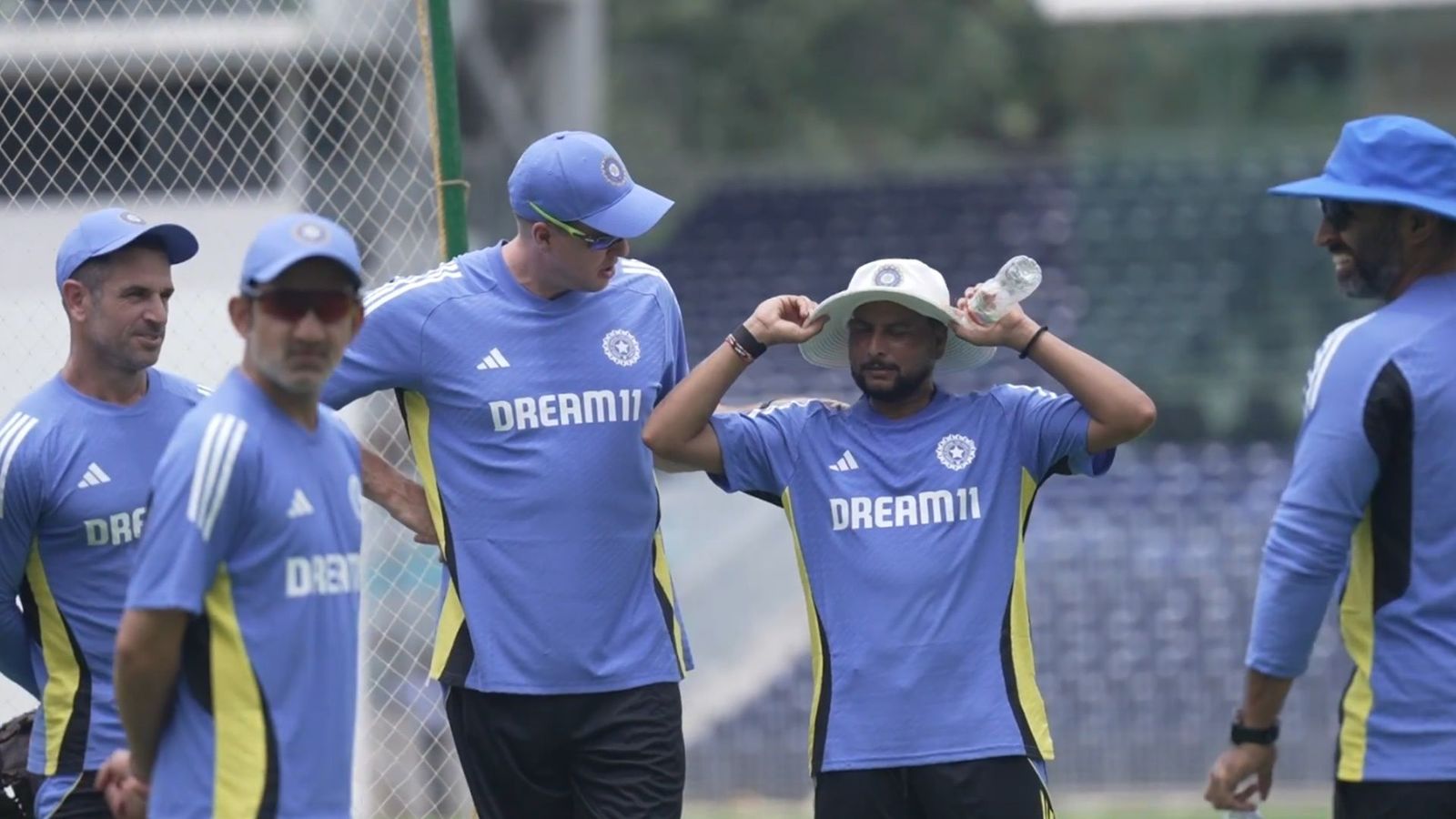 Morne Morkel recalls getting emotional after Gautam Gambhir called him for bowling coach role, says 'I didn't even go to my wife but spoke to my dad' Morne Morkel talking to Kuldeep Yadav during a training session (Screengrab: BCCI.tv)