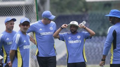 Morne Morkel recalls getting emotional after Gautam Gambhir called him for bowling coach role, says 'I didn't even go to my wife but spoke to my dad' Morne Morkel talking to Kuldeep Yadav during a training session (Screengrab: BCCI.tv)