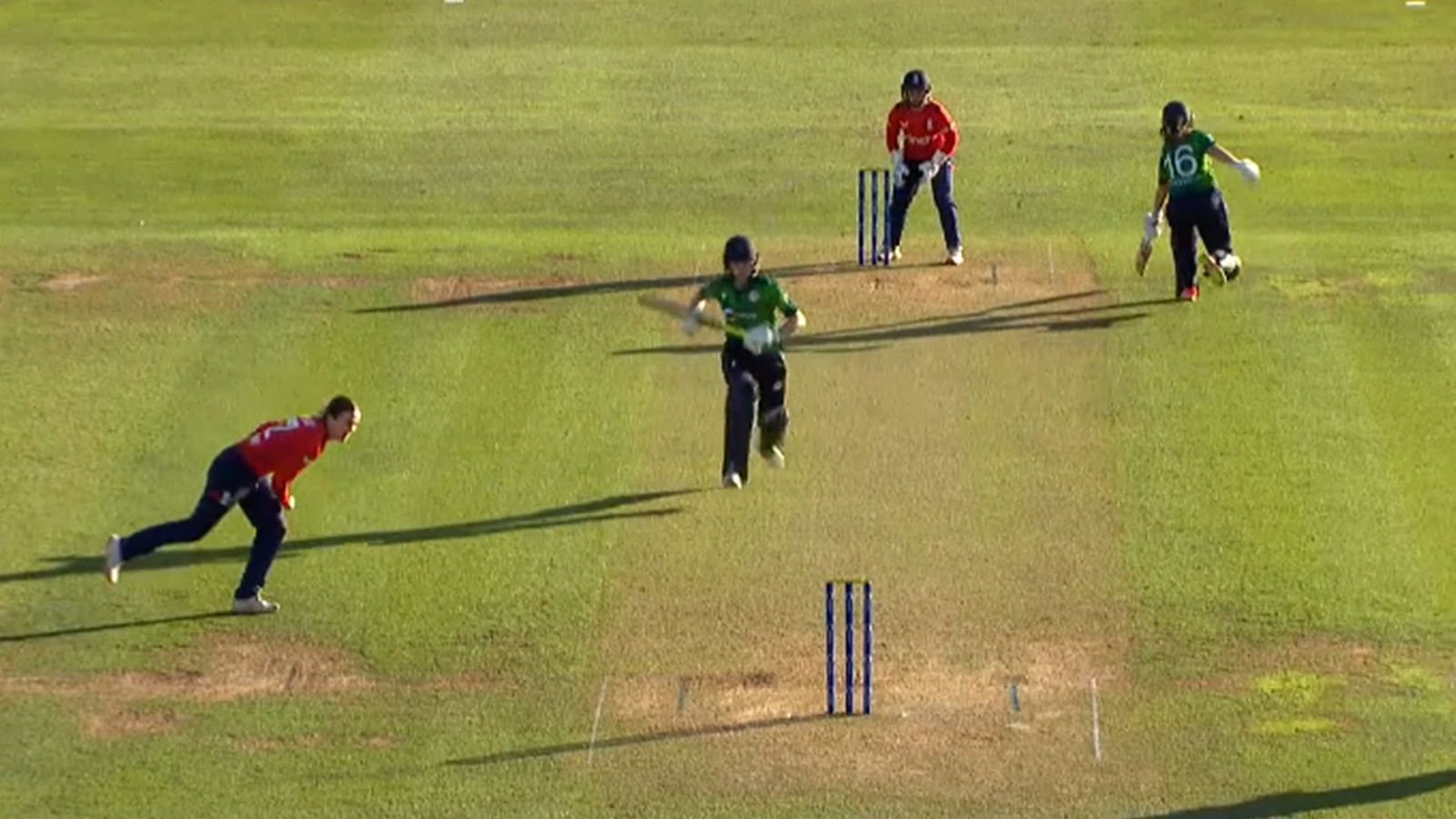 IREW vs ENGW: After 2 wickets from 2 balls, England bowler suffers brainfade while attempting run out leading to first-ever T20I defeat to Ireland Mady Villiers attempts a run out off penultimate ball against Ireland (Screengrab: Cricket Ireland/Instagram)