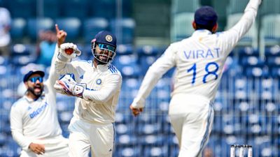 'Charo taraf aap hi dikh rahe ho': Rishabh Pant's hilarious remarks caught in stump mic during IND vs BAN 1st Test Rishabh Pant celebrating, Virat Kohli and Rohit Sharma are also in frame (Getty)