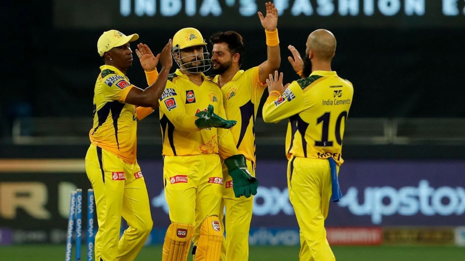 MS Dhoni's CSK star joins Kolkata Knight Riders as Gautam Gambhir's replacement ahead of IPL 2025 Dhoni with CSK players