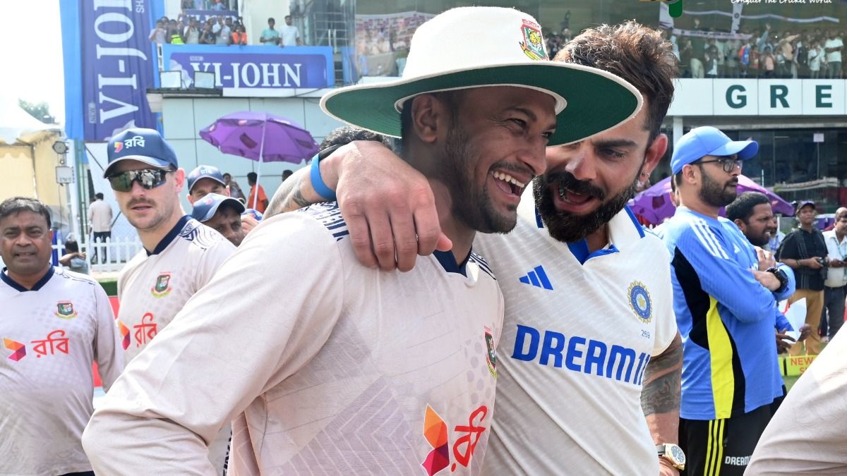 IND vs BAN: Virat Kohli gives unique farewell gift to Bangladesh veteran Shakib Al Hasan Virat Kohli, Shakib Al Hasan, IND vs BAN, India vs Bangladesh, Virat Kohli, Shakib Al Hasan, India vs Bangladesh, IND vs BAN, SHakib Al Hasan Virat Kohli's bat to Shakib Al Hasan