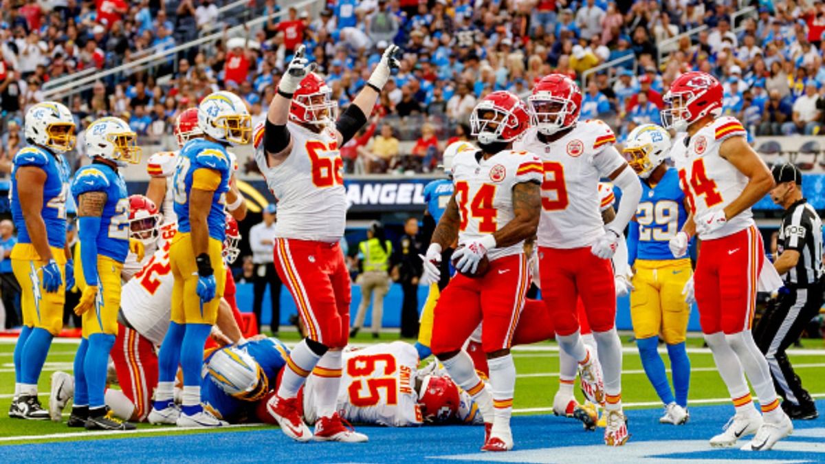 NFL Power Rankings, Week 5:Chiefs still on top, Commanders and Buccaneers make major strides to Top 10 Chiefs in the frame
