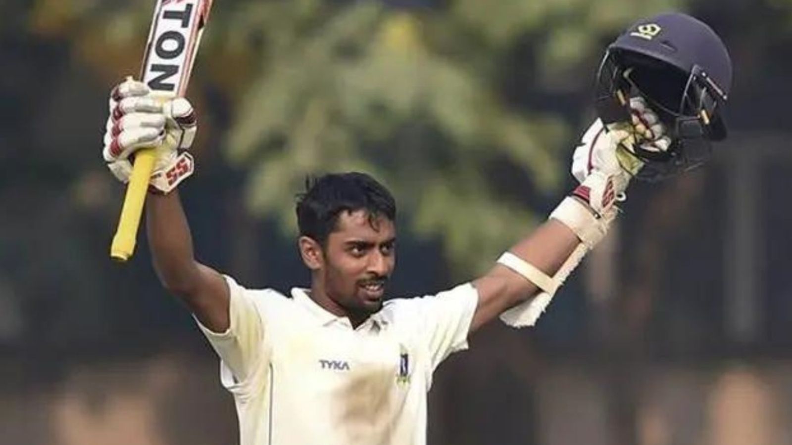 29-yr-old India star sends BCCI selectors timely reminder with hat-trick of centuries ahead of Test series against New Zealand, Australia Rest of India batter Abhimanyu Easwaran in this frame