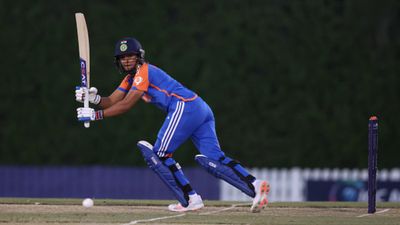 Harmanpreet Kaur to keep on batting at number 3 in T20 World Cup despite failures in warm-up fixtures, reveals Team India's head coach Harmanpreet Kaur in frame
