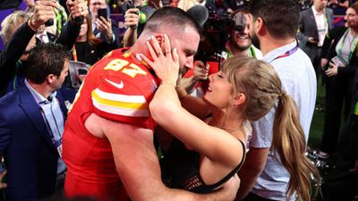 Has Taylor Swift broken up with Chiefs Travis Kelce? Global Superstar replies to the rumours in an interesting way Taylor Swift with Travis Kelce