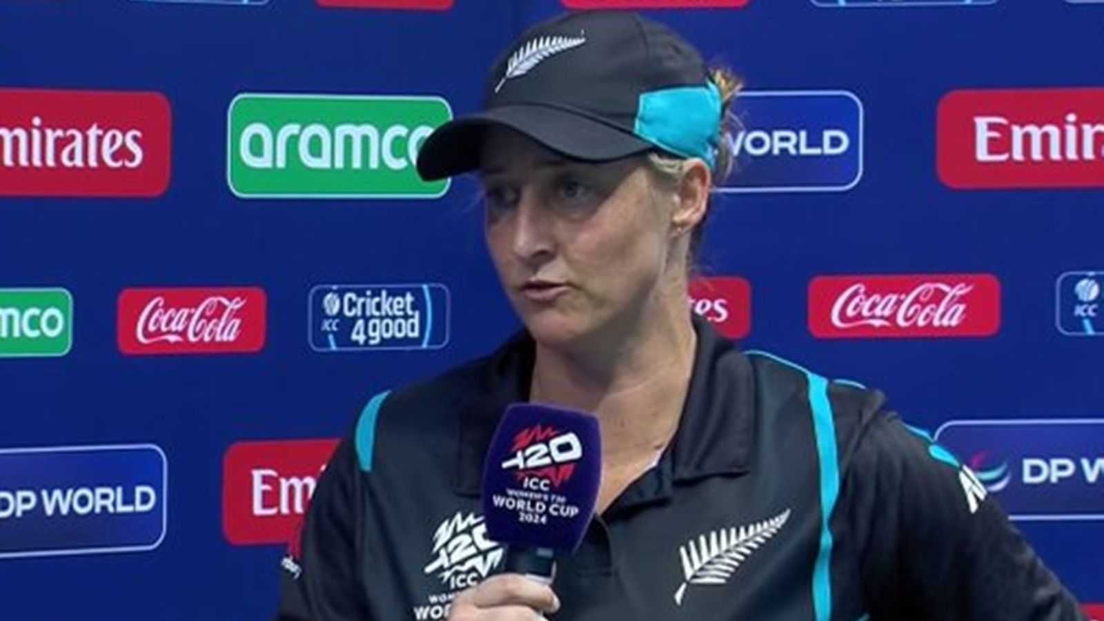 'That's their job, it's not really any of my business': New Zealand captain Sophie Devine's blunt take on umpire's controversial call to save Amelia Kerr 'That's their job, it's not really any of my business': New Zealand captain Sophie Devine's blunt take on umpire's controversial call to save Amelia Kerr