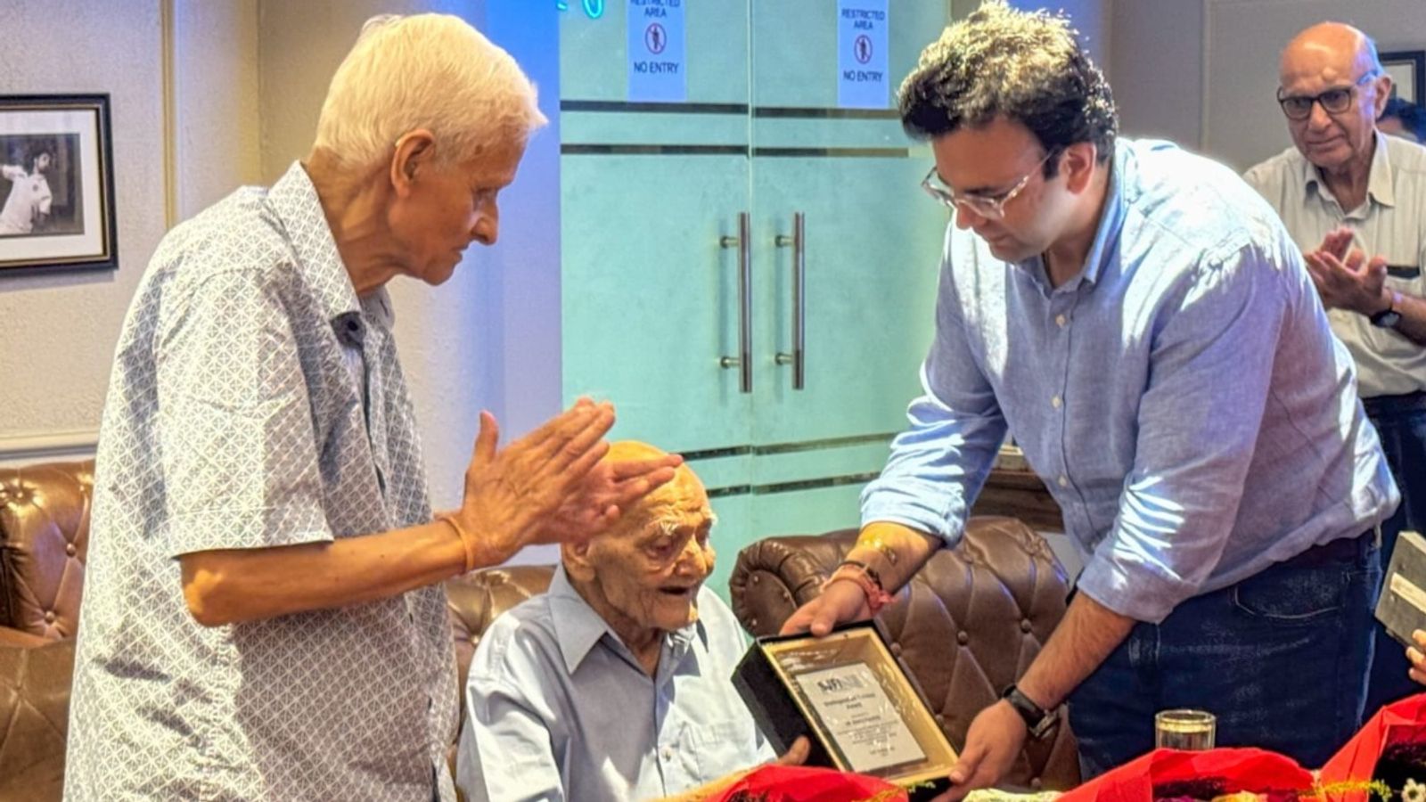 Delhi Sports Journalists’ Association honours veteran sports journalists at Arun Jaitley Cricket Stadium DDCA President Rohan Jaitley (right) felicitates the veteran journalist Mr. Kewal Kaushik (centre) in this frame.