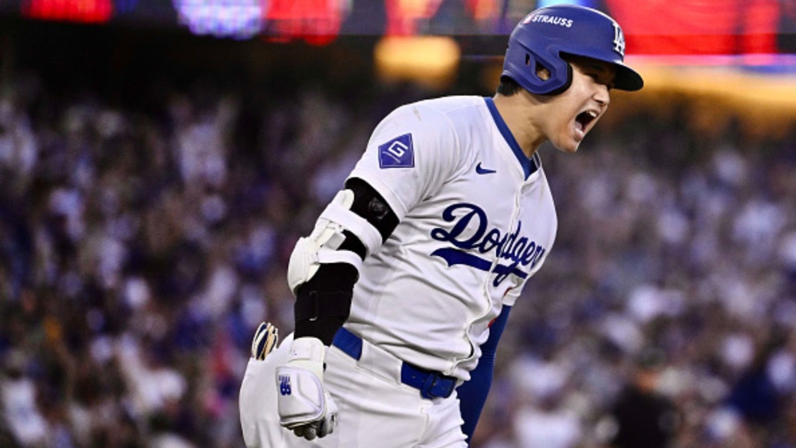 Unstoppable Shohei Ohtani continues his midas touch with first postseason home run, helps Los Angeles Dodgers clinch a 7-5 victory over the San Diego Padres Shohei Ohtani in the frame
