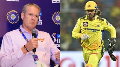 'Once a player has played his last international game...': Ex-SRH coach wants one change to uncapped player rule which allows CSK to retain MS Dhoni for Rs 4 crore Tom Moody, MS Dhoni