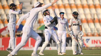 England slam Pakistan at bottom of WTC Points Table after 1st Test, check updated standing England players celebrating Saud Shakeel's wicket
