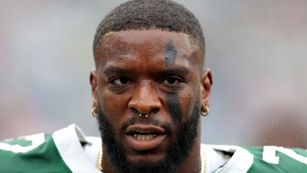 Haason Reddick turns down Jets' One-year offer: What’s next for the star pass rusher? Haason Reddick in the frame