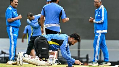 India vs New Zealand 1st Test live streaming, weather forecast: When and where to watch Bengaluru Test online and on TV in India India's Rishabh Pant inspects the pitch