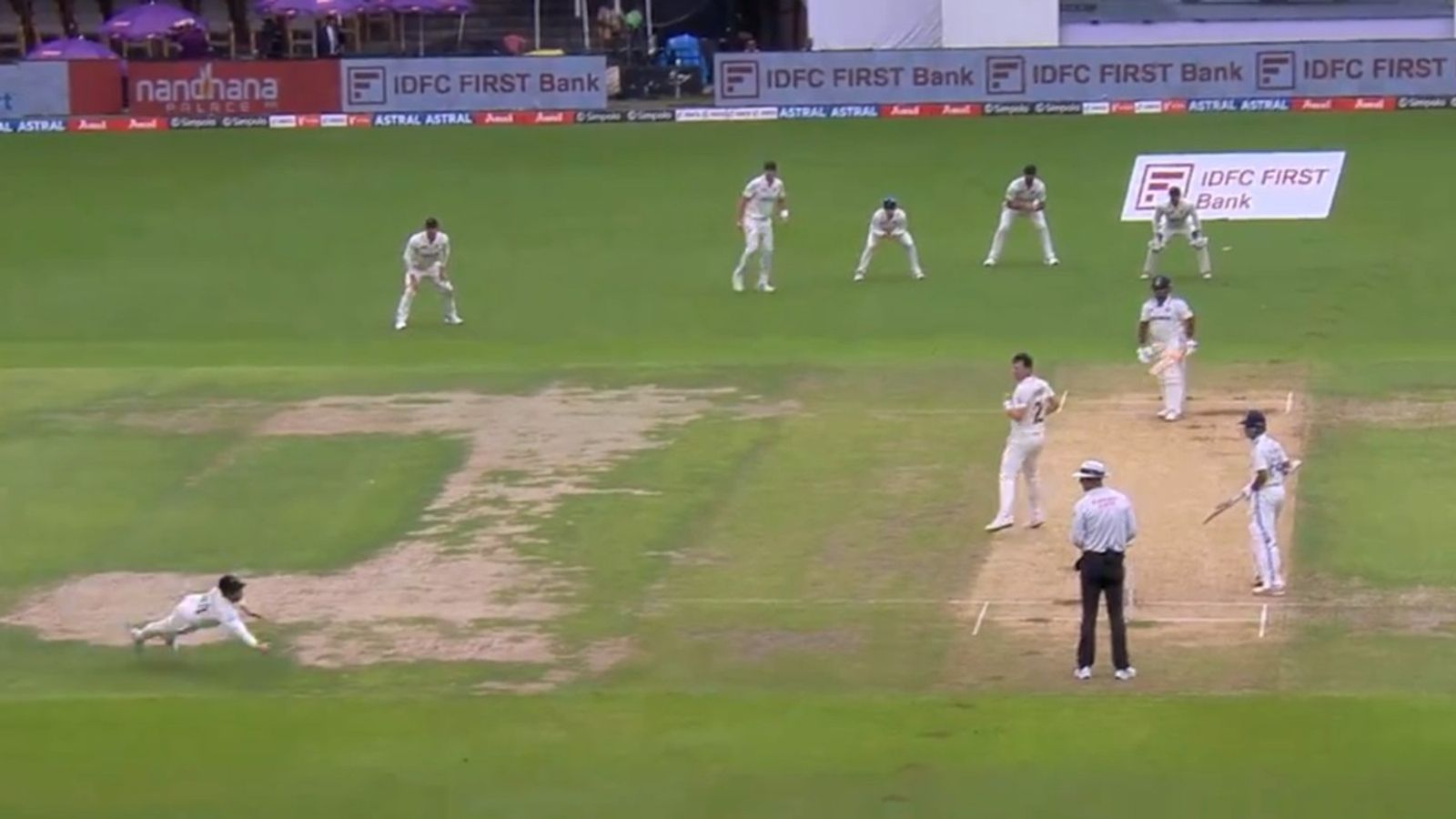 Watch: Devon Conway picks nearly impossible catch to dismiss Sarfaraz Khan on duck in Bengaluru Devon Conway taking Sarfaraz Khan's catch