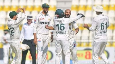 PAK vs ENG: Pakistan register maiden Test win at home after 3 years, 8 months, defeat England by 152 runs Pakistan Cricketers celebrating win