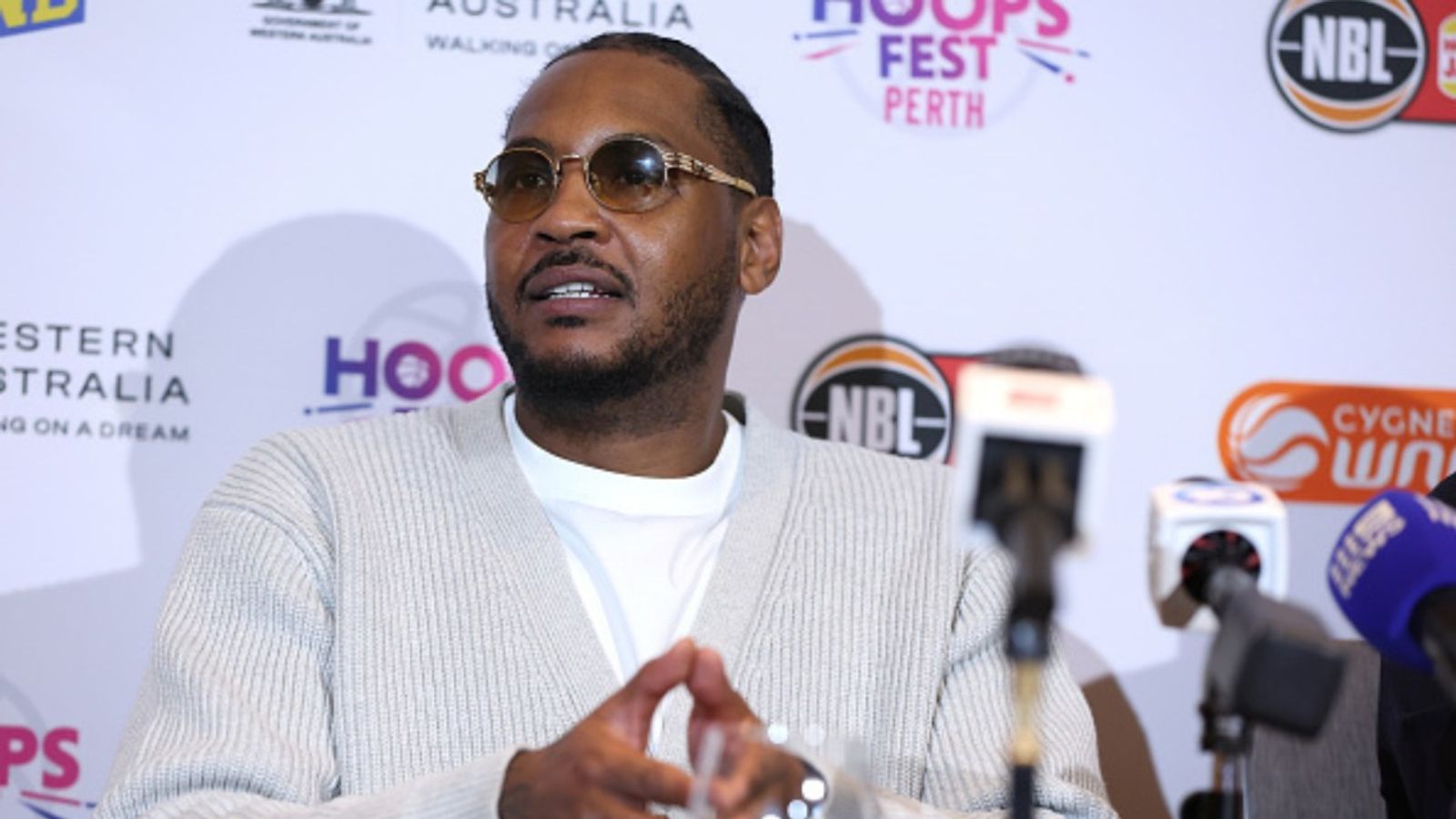 Carmelo Anthony opens up why he avoids baths at all costs, says 'I don't believe that male should take baths' Carmelo Anthony opens up why he avoids baths at all costs, says 'I don't believe that male should take baths'