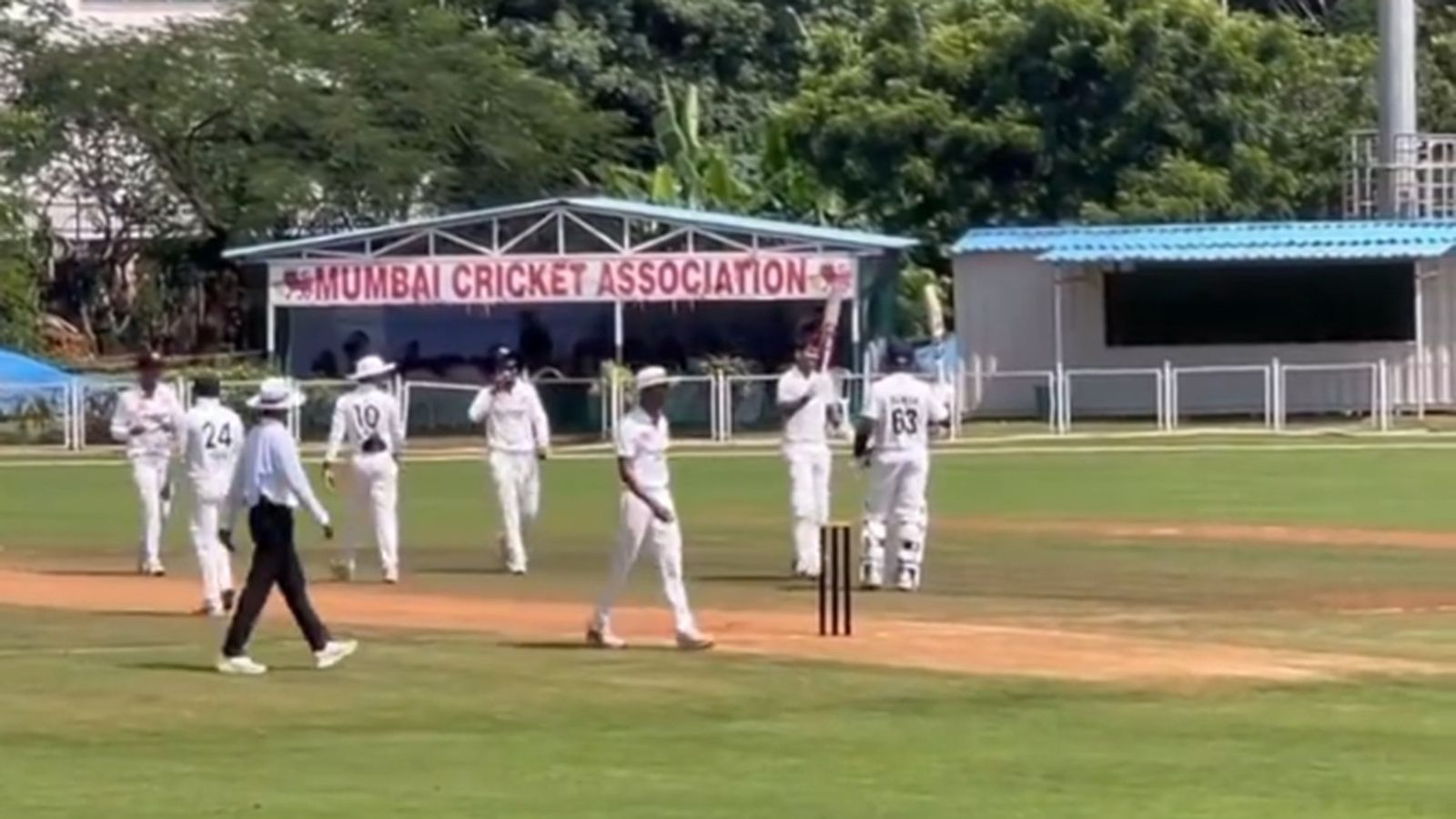 After 38 innings, Shreyas Iyer finally ends century drought in first-class cricket with Suryakumar Yadav on other end; watch video Shreyas Iyer celebrates his century against Maharashtra with Suryakumar Yadav