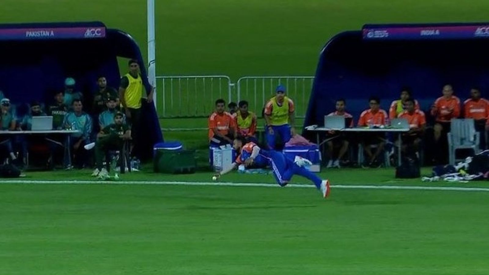Watch: Airborne Ramandeep Singh pulls off one-handed screamer to dismiss Pakistan Shaheens opener, leaves opposition dugout stunned Ramandeep Singh takes a one-handed stunner to dismiss Yasir Ali