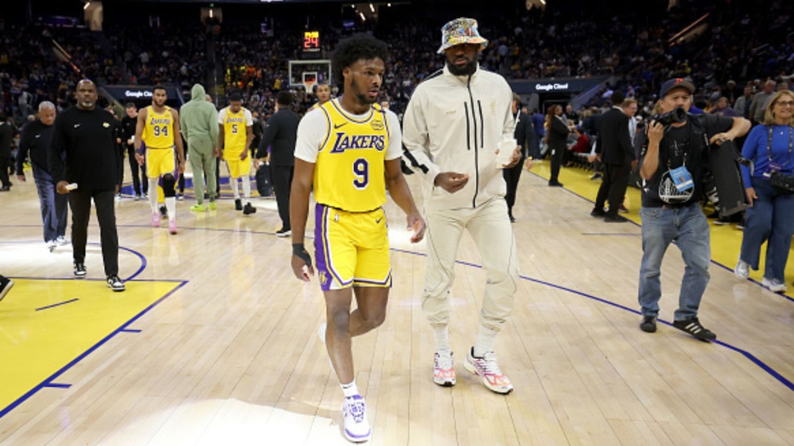 LA Lakers star LeBron James has two-word reaction on mentoring son Bronny James LA Lakers star LeBron James has two-word reaction on mentoring son Bronny James