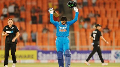 'That thought doesn't let me sleep well': Smriti Mandhana opens up on getting out early after regaining form with record-breaking century Smriti Mandhana