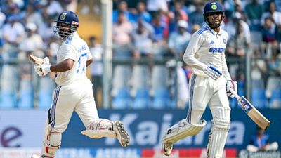 IND vs NZ 3rd Test: India suffer mini-collapse after Shubman Gill and Rishabh Pant's fifties, lead New Zealand by 28 runs Shubman Gill and Rishabh Pant in frame