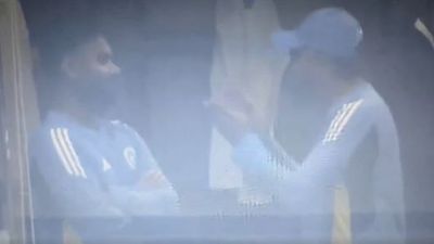 Watch: Rohit Sharma loses cool on Rishabh Pant, spotted having animated exchange in dressing room amidst IND vs NZ 3rd Test Rohit Sharma was seen scolding Rishabh Pant in dressing room