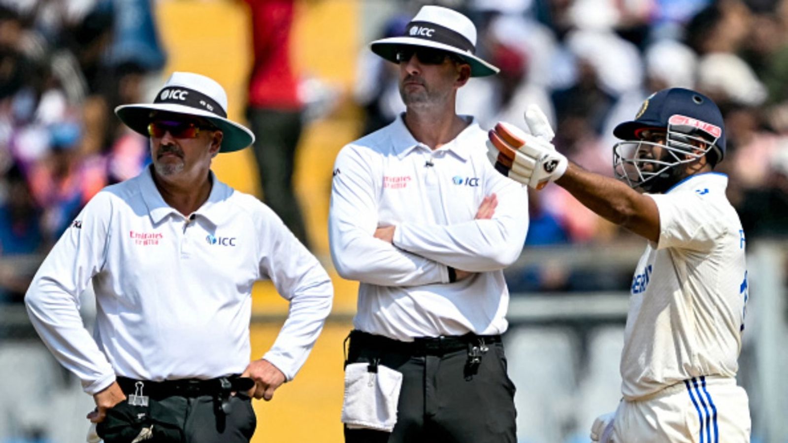 'No conclusive evidence, third umpire can't overturn it': Rohit Sharma's massive remark on Rishabh Pant's controversial dismissal Rishabh Pant chatting with umpires about the snickometer visual