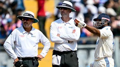 'No conclusive evidence, third umpire can't overturn it': Rohit Sharma's massive remark on Rishabh Pant's controversial dismissal Rishabh Pant chatting with umpires about the snickometer visual