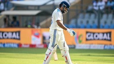 Aaron Finch hits back at Sunil Gavaskar's Jasprit Bumrah should captain India if Rohit Sharma misses 1st Test remark, says 'your wife's going to have a baby..' Rohit Sharma in frame