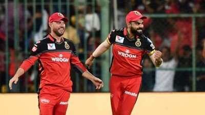 No Mohammed Siraj, KL Rahul or Rishabh Pant as AB de Villiers picks his 'four priority players' for RCB ahead of IPL 2025 mega auction Virat Kohli and Ab De Villiers