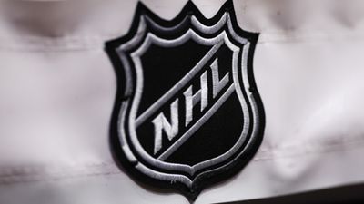 Winnipeg Jets, Buffalo Sabres goaltender and Colorado Avalanche center named NHL's Three Stars of the Week, know the champions NHL logo in the frame