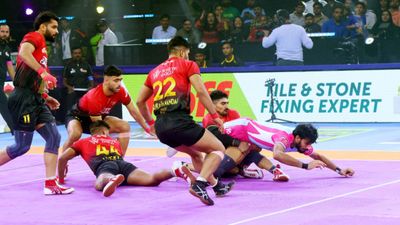 PKL 2024: Ashu Malik's 8th straight Super 10 helps Dabang Delhi K.C. pull off tie against Puneri Paltan, Arjun Deshwal's 19-point leads Jaipur Pink Panthers over Bengaluru Bulls Still from Jaipur Pink Panthers and Bengaluru Bulls match in PKL 2024