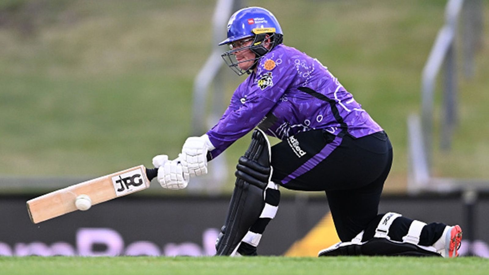Days after smashing 150, retired South Africa batter scores another century to create WBBL history as Smriti Mandhana's fifty goes in vain Lizelle Lee of the Hurricanes bats during the WBBL match between Hobart Hurricanes and Adelaide Strikers at Blundstone Arena on November 13, 2024, in Hobart, Australia.