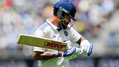 'You're forcing yourself to...': Matthew Hayden exposes Virat Kohli's technique after batting maestro's flop show in Perth Test Virat Kohli reacts after his dismissal on Day 1 of the first Test against Australia