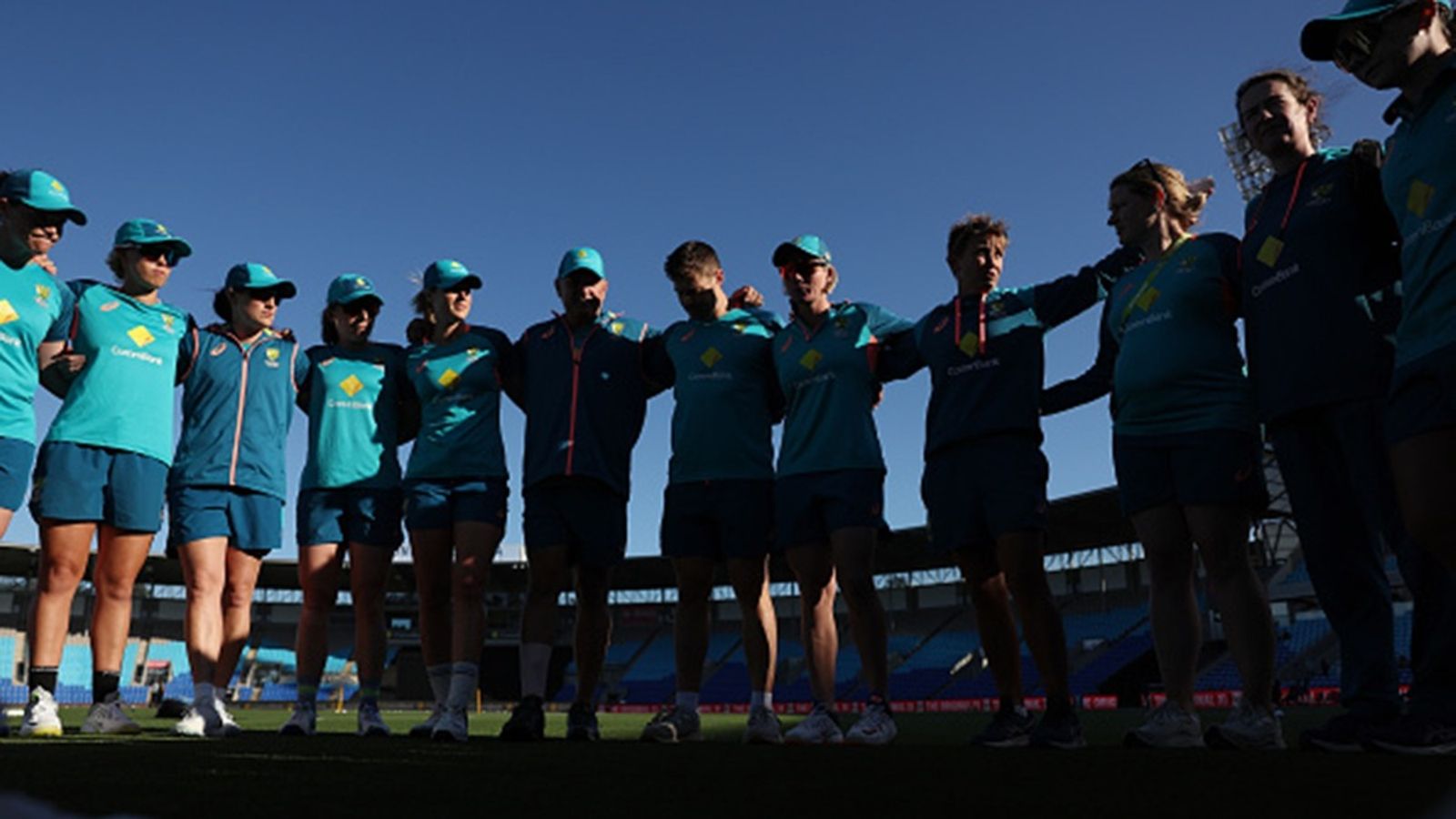 Massive setback for Australia! Captain ruled out of series against India, 21-year-old named as replacement Australia head coach Shelley Nitschke talks to players in a huddle at Blundstone Arena on January 30, 2024 in Hobart.