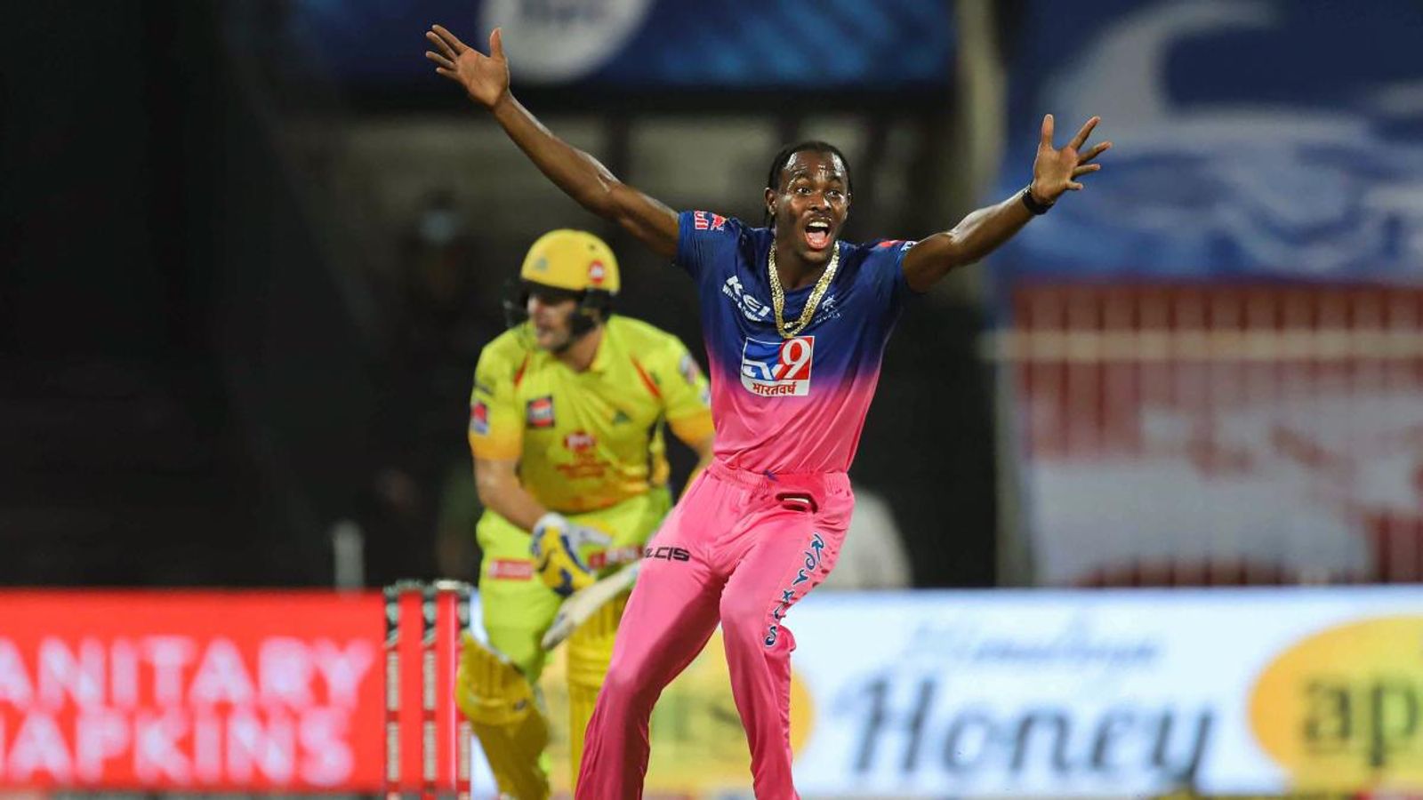 RR Squad IPL 2025: Jofra Archer re-unite with Rajasthan Royals for Rs 12.5 cr, Sri Lanka's spin duo also make merry; see full squad Jofra Archer took a wicket on his third ball in SA20. (File Photo: BCCI/PTI)