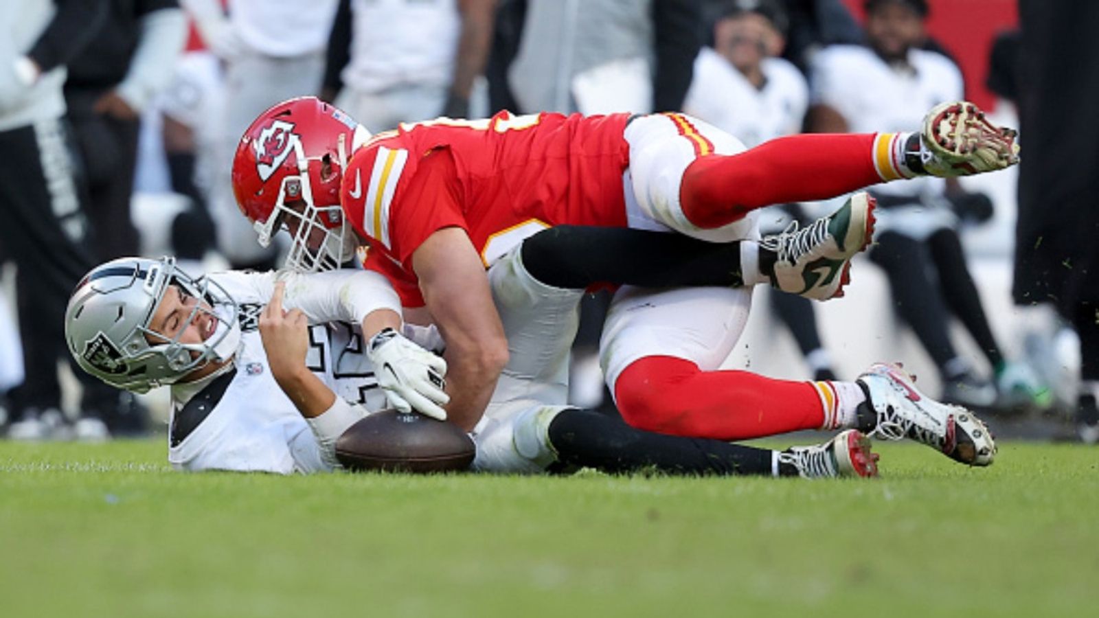 Raiders quarterback Aidan O’Connell takes blame for poor snap in last seconds following loss against Chiefs says, 'It's completely my fault' Aidan O' Connell in the frame