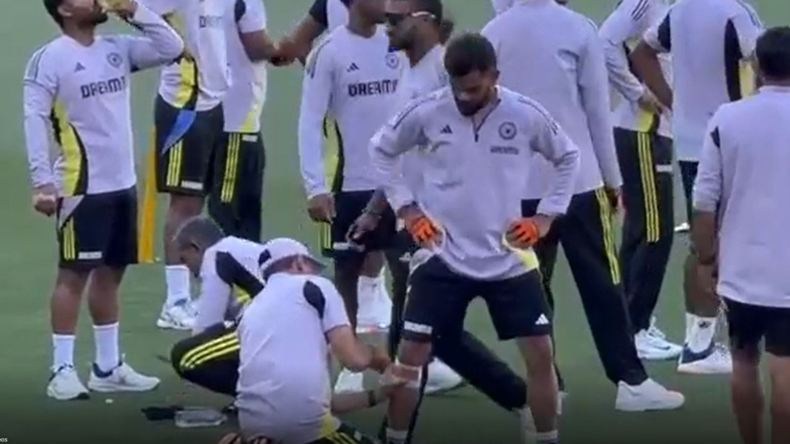 Injury scare for Virat Kohli ahead of pink-ball Test? Ex-India captain seen bandaged in Adelaide training, Watch video Injury scare for Virat Kohli ahead of pink-ball Test? Ex-India captain seen bandaged in Adelaide training, Watch video