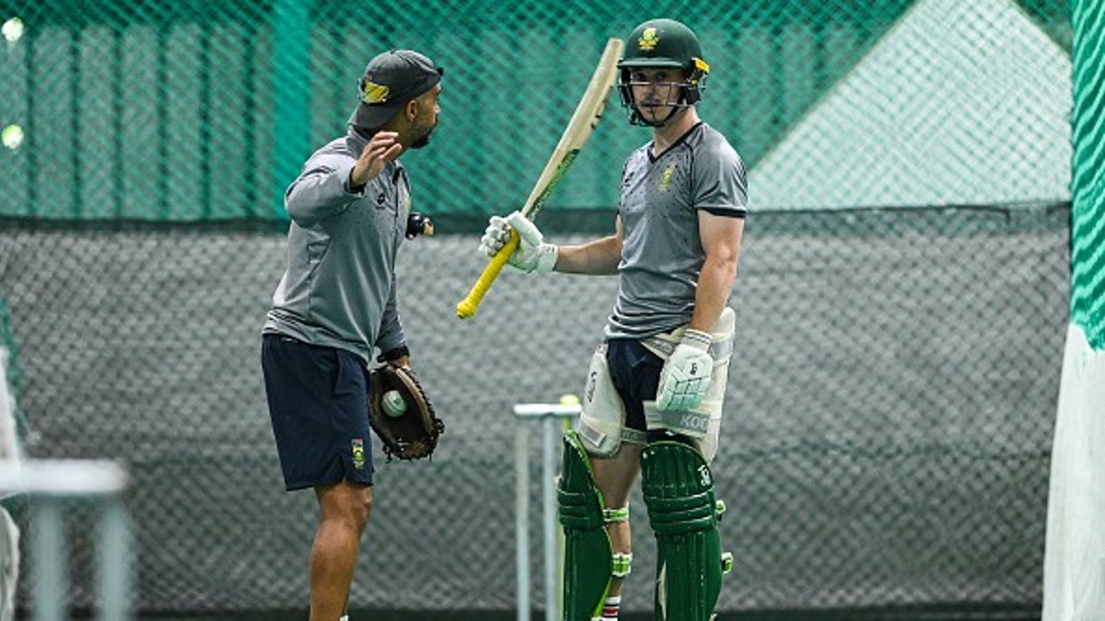 South Africa's batting coach shockingly steps down with immediate effect in middle of 2nd Test against Sri Lanka South Africa's former white-ball batting coach JP Duminy with Matthew Breetzke during a team training session