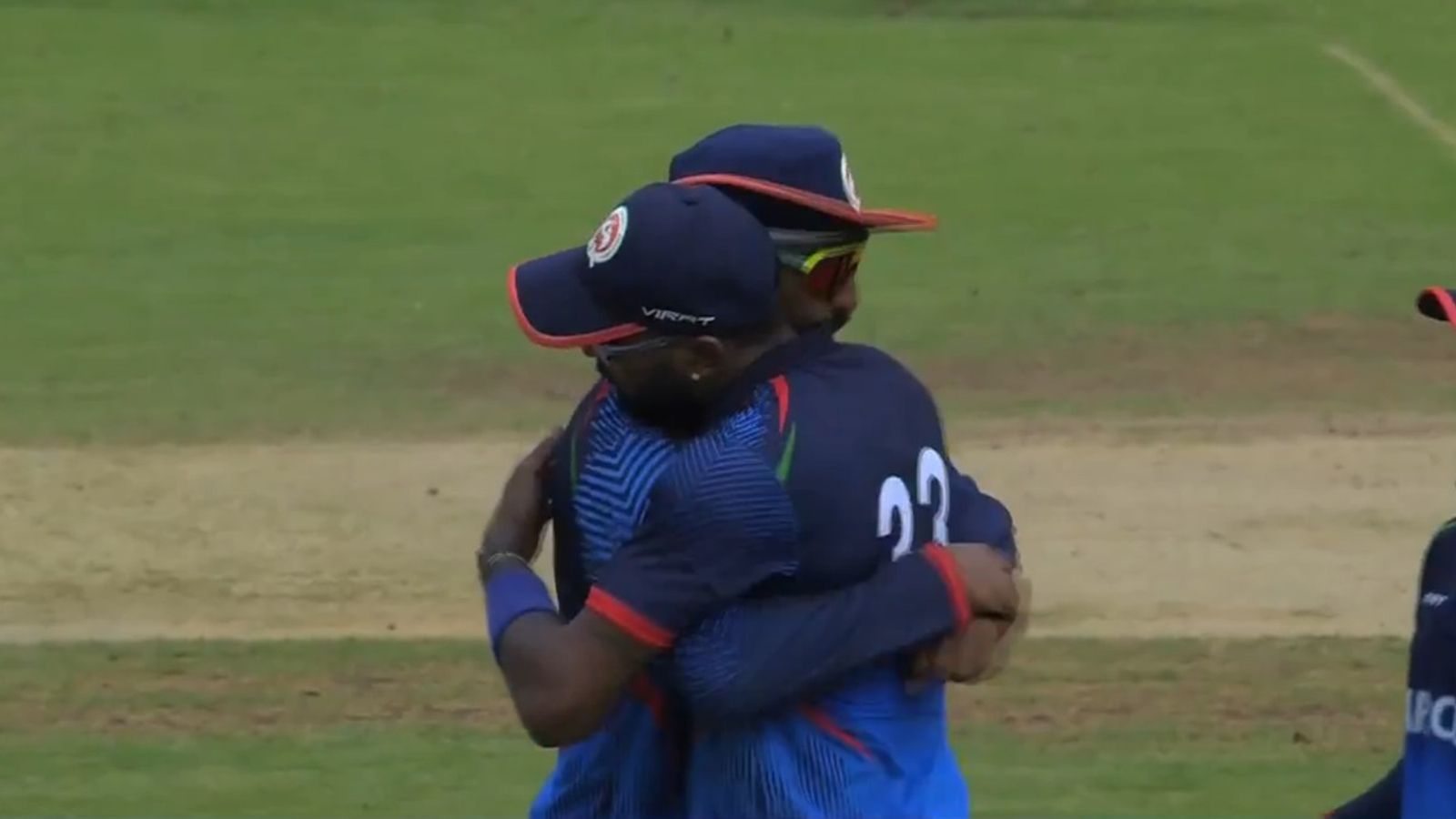 Hardik Pandya and unsold former Delhi Capitals pacer's three-fers lead Krunal's Baroda to SMAT 2024 semifinal with 41-run win over Bengal Baroda's Hardik Pandya and Krunal Pandya share a hug after win against Bengal.