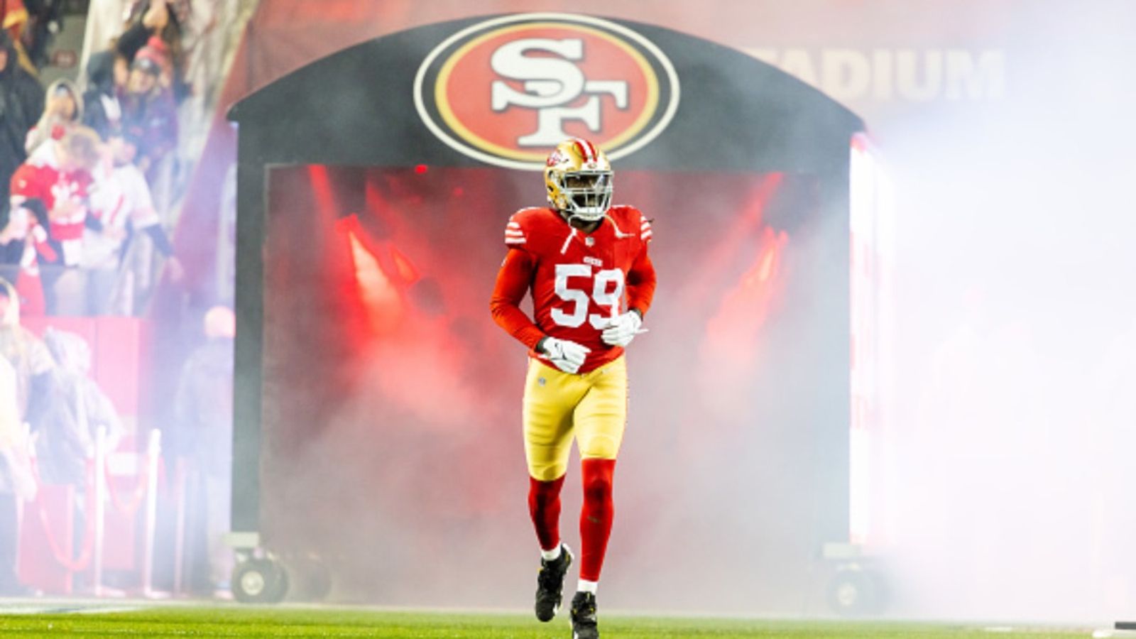 'S****r, Selfish' 49ers Linebacker De'Vondre Campbell faces team's wrath in locker room after quitting team midgame De'Vondre Campbell in the frame