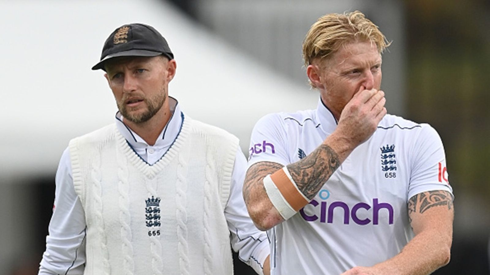 Opted out of IPL 2025 mega auction to manage his workload, Ben Stokes suffers hamstring injury again and leaves field while Kane Williamson scripts history Ben Stokes of England walks off the field injured after bowling a ball as Joe Root (L) consoles him during day three of the Third Test Match in the series between New Zealand and England at Seddon Park on December 16, 2024 in Hamilton.
